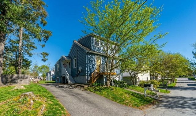 76 E Shore Rd, Holbrook, MA 02343