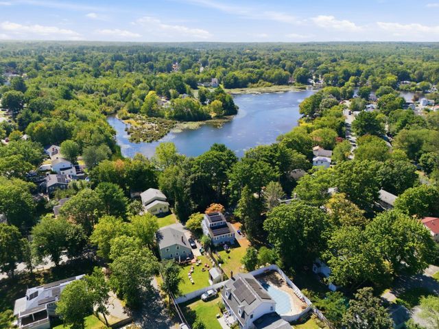 76 E Shore Rd, Holbrook, MA 02343