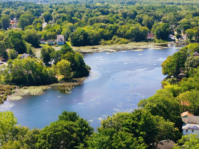 76 E Shore Rd, Holbrook, MA 02343