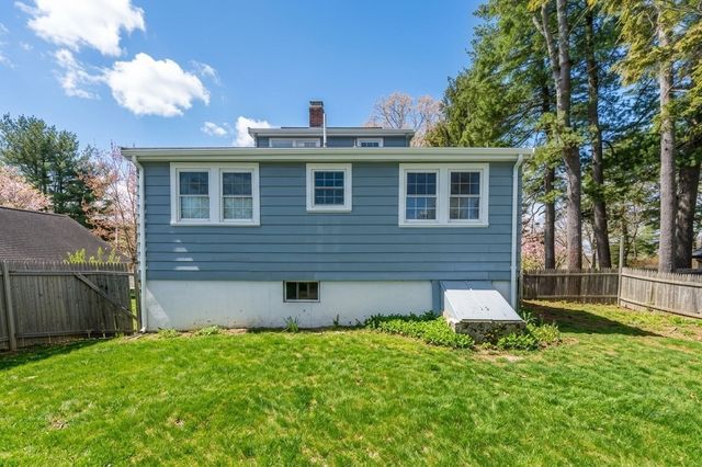 76 E Shore Rd, Holbrook, MA 02343