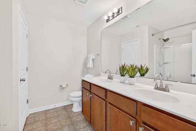 8144 Hovingham Way, Raleigh, NC 27616