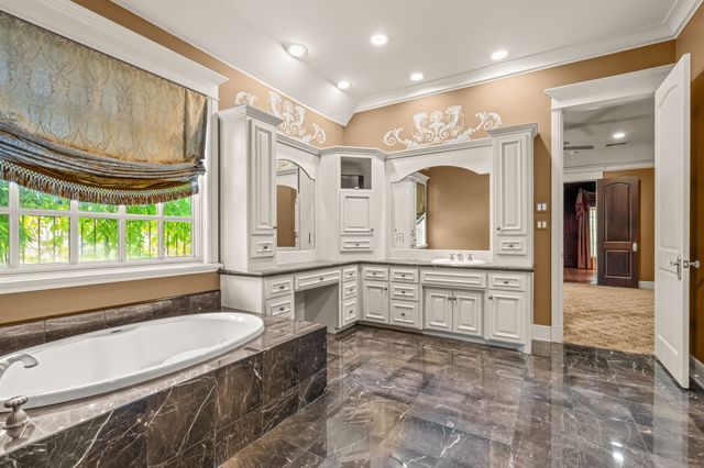 1521 Rivercrest Court, Fort Worth, TX 76107