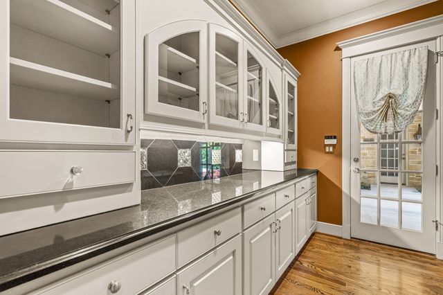 1521 Rivercrest Court, Fort Worth, TX 76107