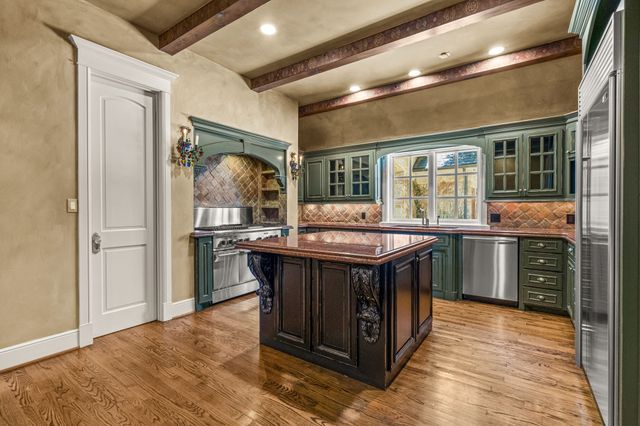 1521 Rivercrest Court, Fort Worth, TX 76107