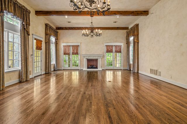 1521 Rivercrest Court, Fort Worth, TX 76107