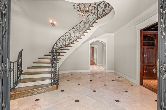 1521 Rivercrest Court, Fort Worth, TX 76107
