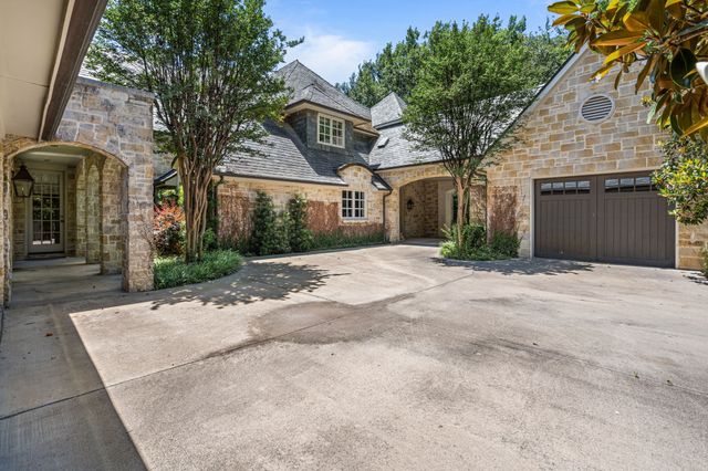 1521 Rivercrest Court, Fort Worth, TX 76107