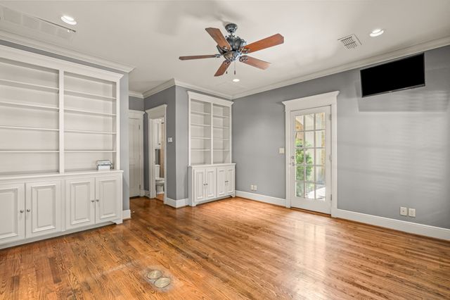 1521 Rivercrest Court, Fort Worth, TX 76107