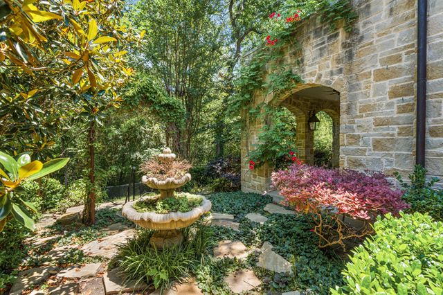 1521 Rivercrest Court, Fort Worth, TX 76107