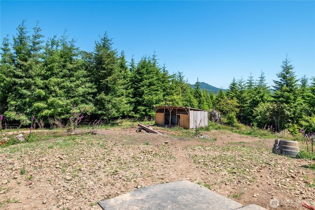 327 Parpala Road, Naselle, WA 98638