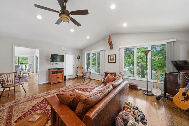 214 Twin Chimneys DR, Wirtz, VA 24184