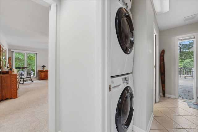 214 Twin Chimneys DR, Wirtz, VA 24184