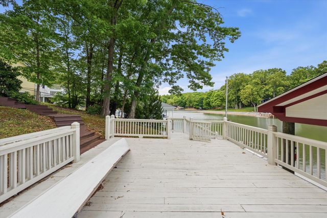 214 Twin Chimneys DR, Wirtz, VA 24184