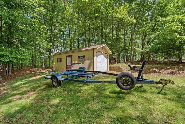 214 Twin Chimneys DR, Wirtz, VA 24184