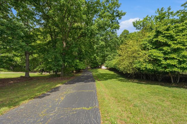 214 Twin Chimneys DR, Wirtz, VA 24184