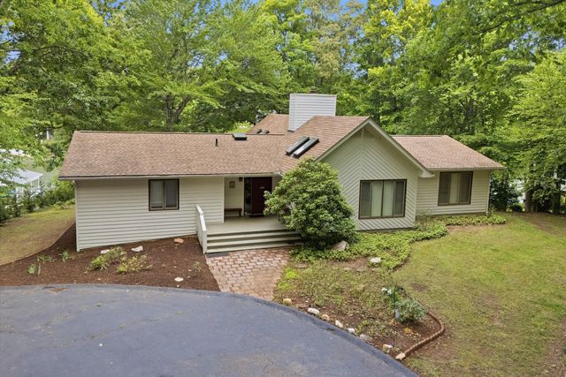 214 Twin Chimneys DR, Wirtz, VA 24184