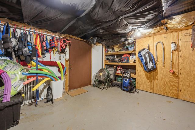 214 Twin Chimneys DR, Wirtz, VA 24184