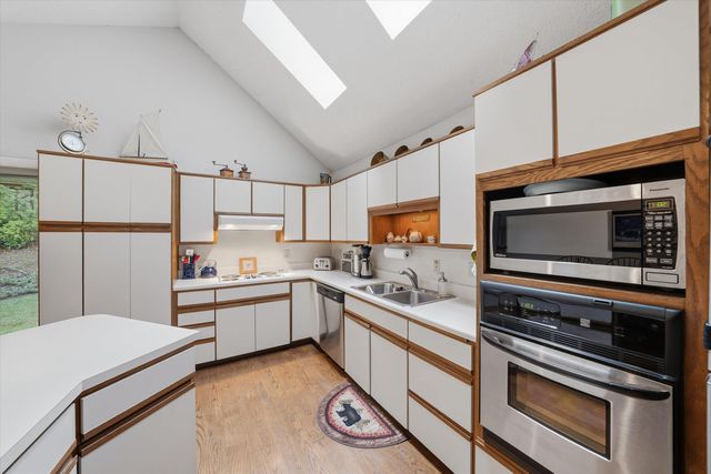 214 Twin Chimneys DR, Wirtz, VA 24184