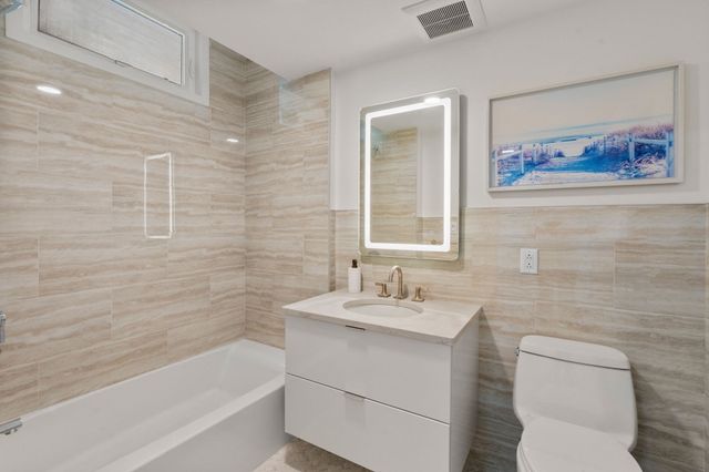 120 Nantasket 301, Hull, MA 02045
