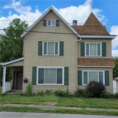 1004 Vine St, West Newton, PA 15089