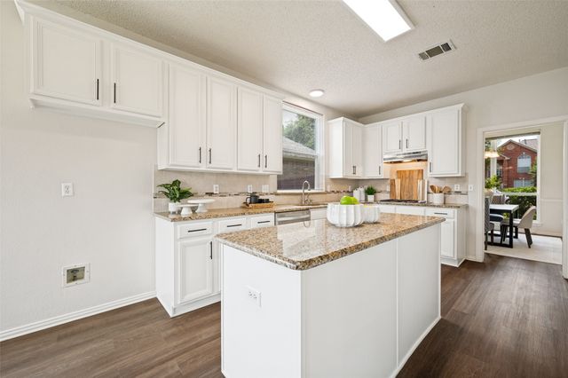 2901 Barksdale Drive, Plano, TX 75025