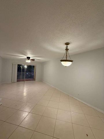 3550 NW 104th Avenue 33, Coral Springs, FL 33065