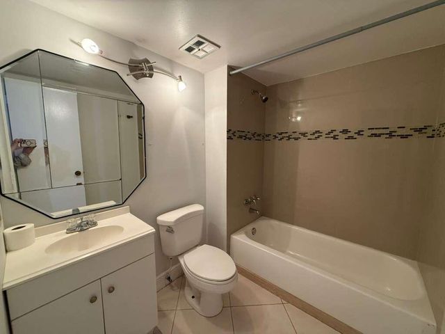 3550 NW 104th Avenue 33, Coral Springs, FL 33065