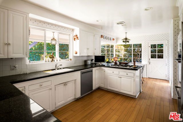 1521 San Remo Drive, Pacific Palisades (los Angeles), CA 90272