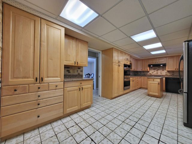 5795 Taft Place, Merrillville, IN 46410