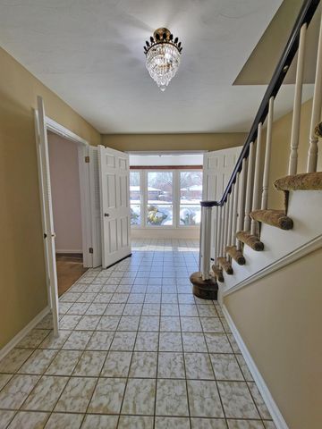 5795 Taft Place, Merrillville, IN 46410