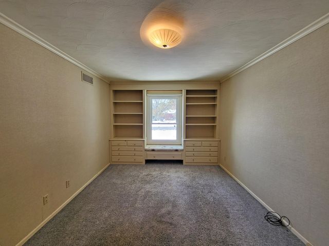 5795 Taft Place, Merrillville, IN 46410