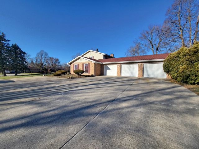 5795 Taft Place, Merrillville, IN 46410