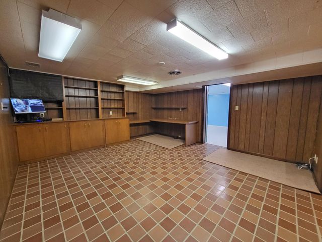 5795 Taft Place, Merrillville, IN 46410