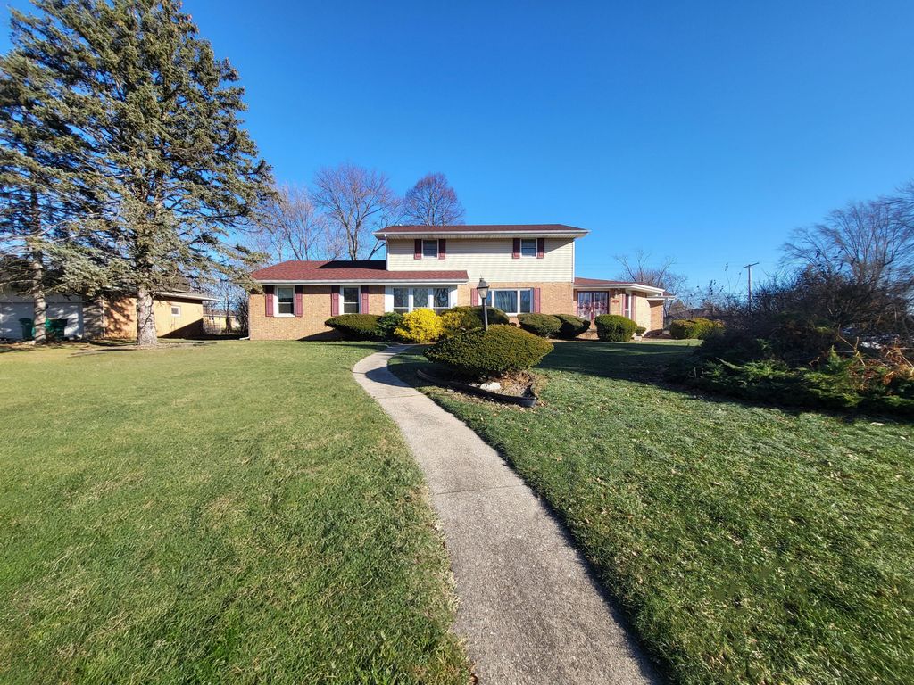 5795 Taft Place, Merrillville, IN 46410