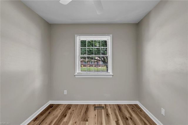 3716 Linnet LN, Portsmouth, VA 23703