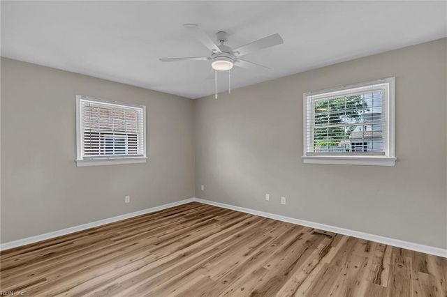3716 Linnet LN, Portsmouth, VA 23703