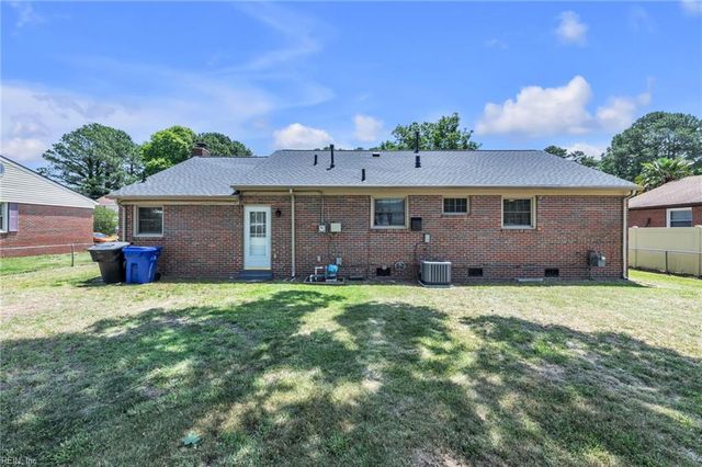 3716 Linnet LN, Portsmouth, VA 23703