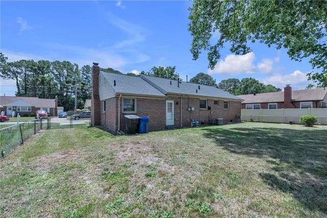 3716 Linnet LN, Portsmouth, VA 23703