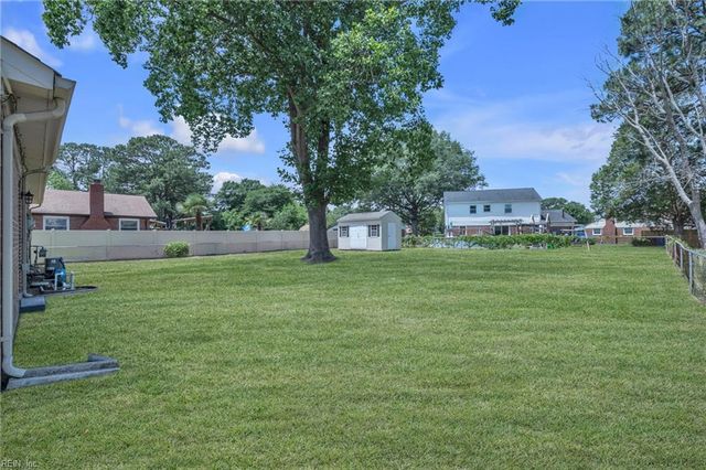 3716 Linnet LN, Portsmouth, VA 23703