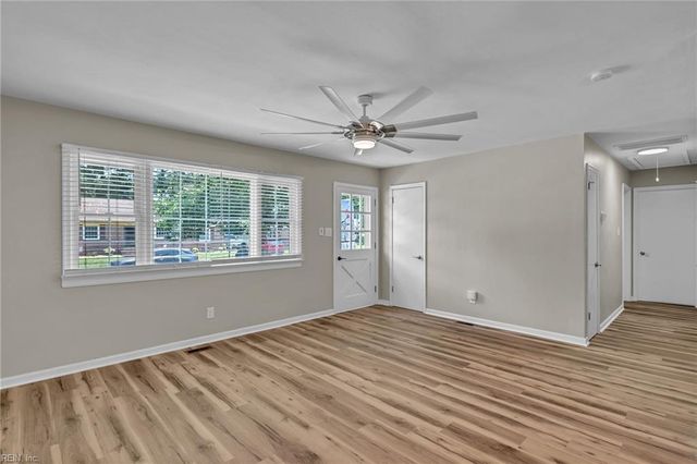 3716 Linnet LN, Portsmouth, VA 23703