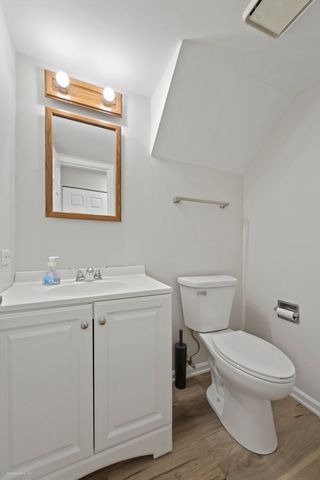 231 IVY Court 231, Streamwood, IL 60107