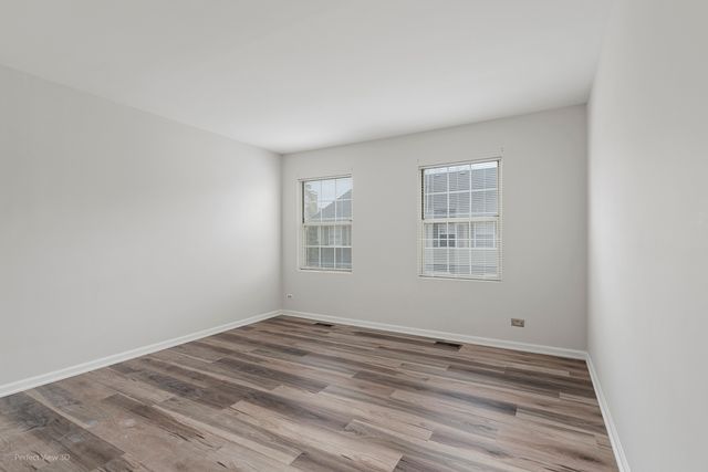 231 IVY Court 231, Streamwood, IL 60107