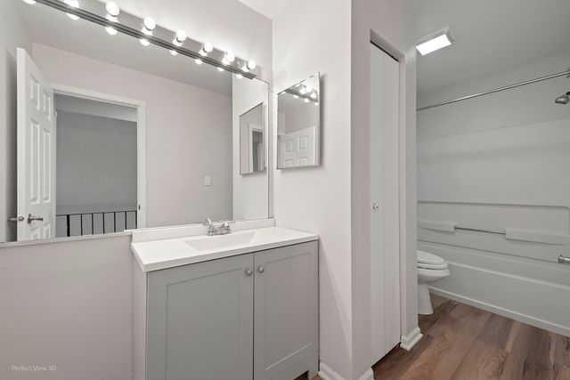 231 IVY Court 231, Streamwood, IL 60107