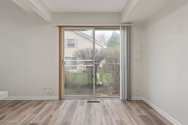 231 IVY Court 231, Streamwood, IL 60107