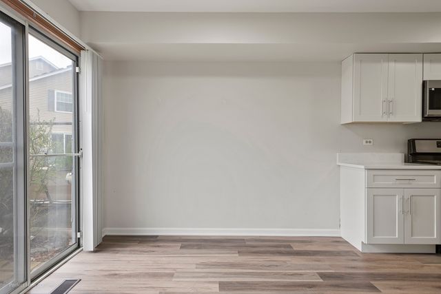 231 IVY Court 231, Streamwood, IL 60107