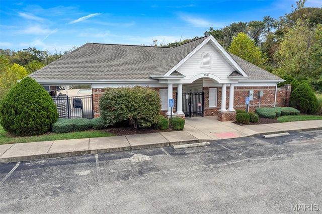 263 Thorn Brook Drive, O'fallon, MO 63366