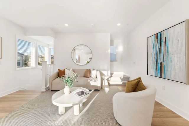 470 Lobata, Irvine, CA 92618