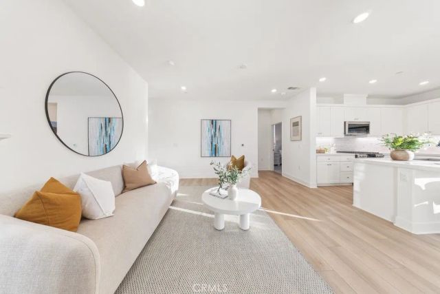 470 Lobata, Irvine, CA 92618