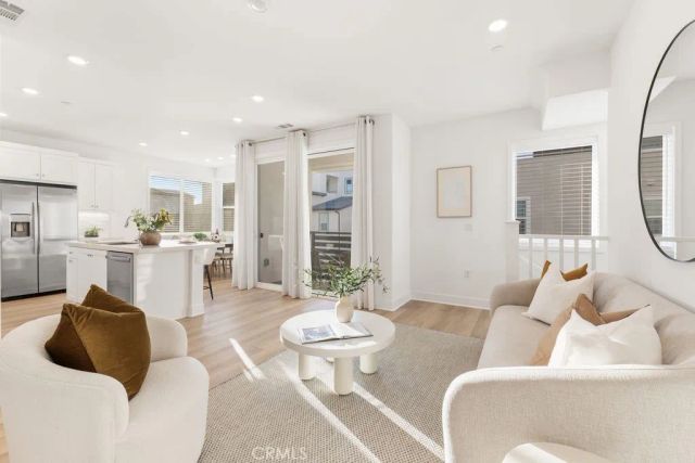 470 Lobata, Irvine, CA 92618