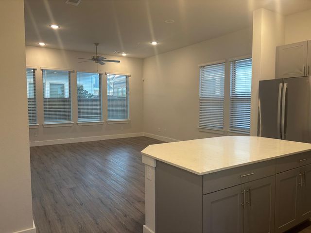 825 W Mayfield Road 224, Arlington, TX 76015